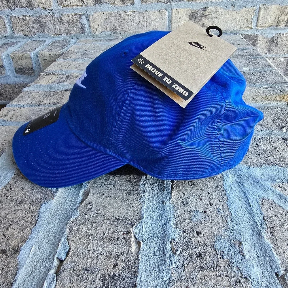 Nike Club Cap Mens Royal Blue Embroidered Futura Logo Strapback Hat Med/Large - Picture 4 of 7